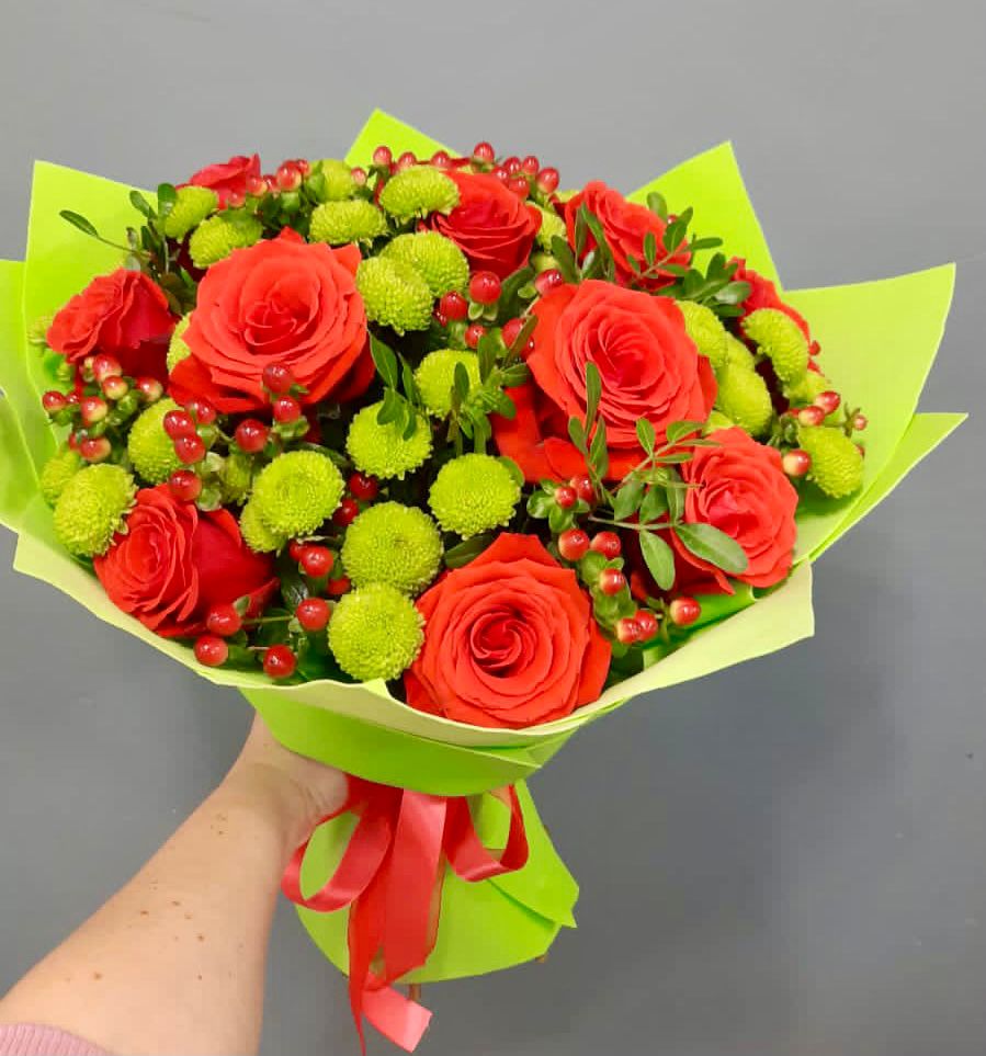 Букет цветов из: Хризантемы и Розы в Кокуй