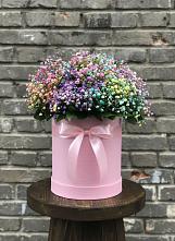 Цветочная композиция из Гипсофила и Розы в шляпной коробке в Кокуй