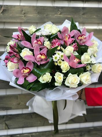 Букет цветов из: Розы и Хризантемы в Кокуй