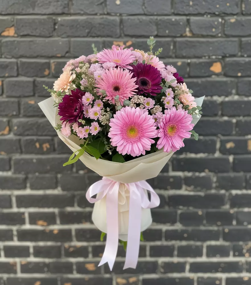 Букет цветов из: Герберы и Хризантемы в Кокуй