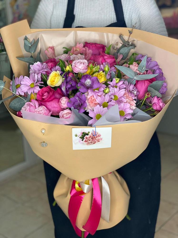 Букет цветов из: Хризантемы, Гвоздики и Альстромерии в Кокуй