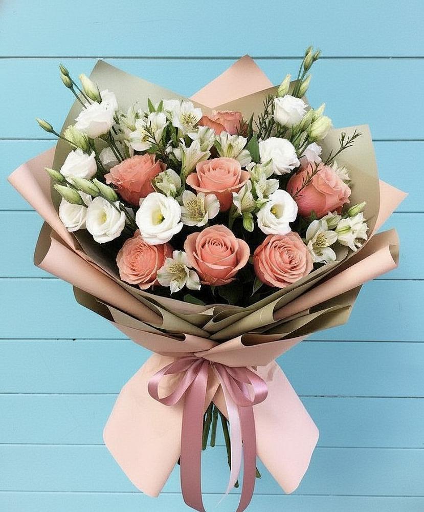 Букет цветов из: Розы, Альстромерии и Лизиантусы в Кокуй