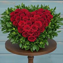 Цветочная композиция из Розы в виде сердца в Кокуй