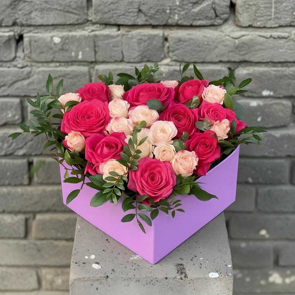 Цветочная композиция из Розы в коробке в Кокуй