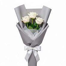 Букет 3 белые розы в Кокуй