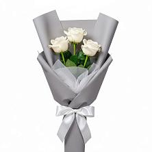 Букет 3 белые розы в Кокуй