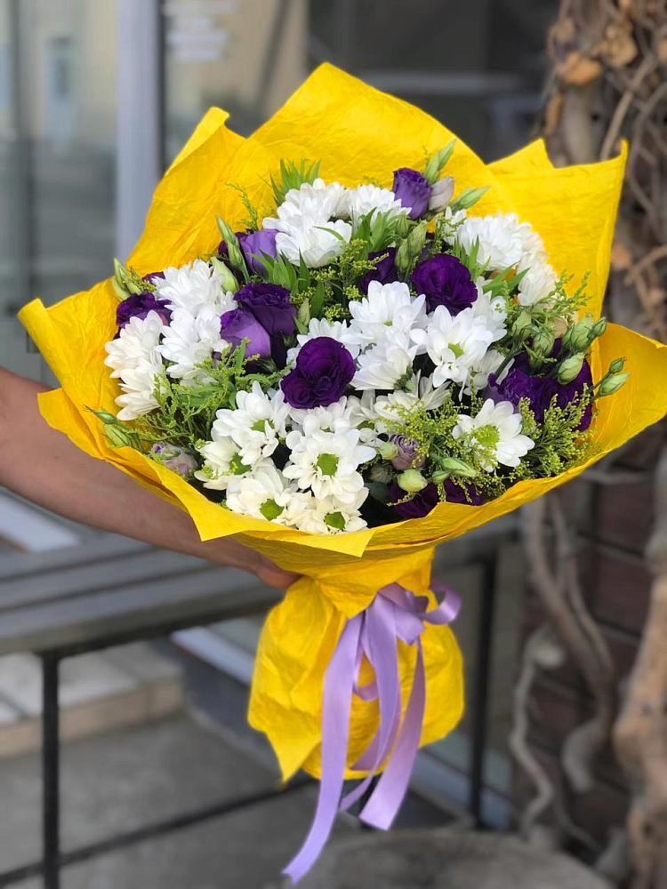 Букет цветов из: Ирисы, Хризантемы и Ромашки в Кокуй