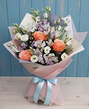 Букет цветов из:  Лизиантусы, Розы, Альстромерии и Гипсофила в Кокуй