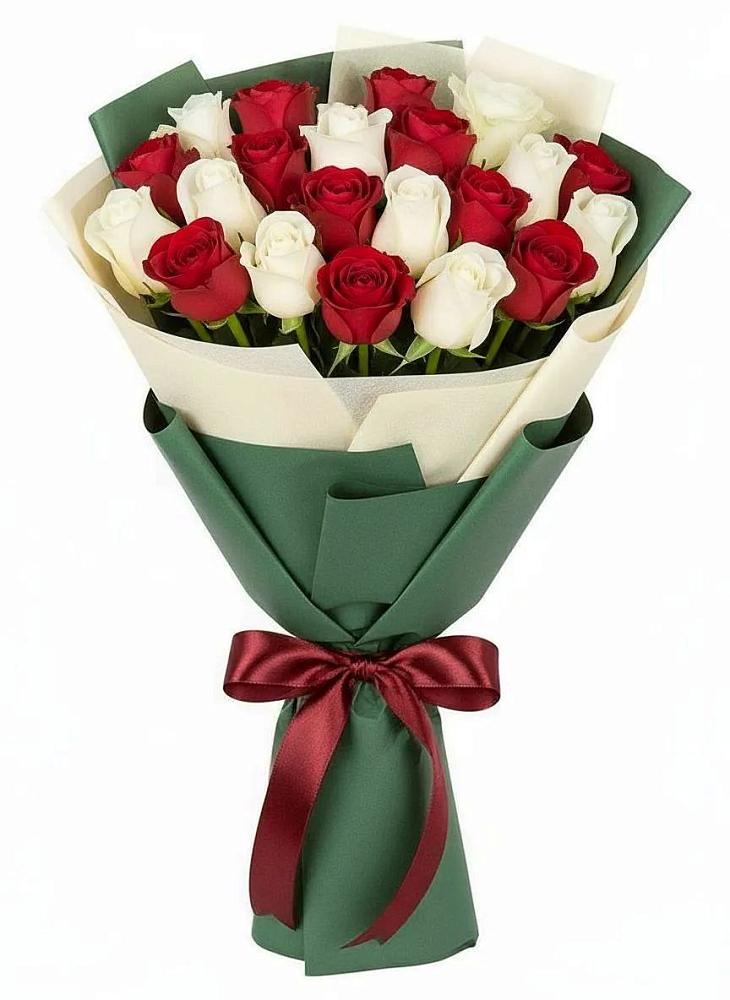 Букет Микс из красных и белых роз в Кокуй