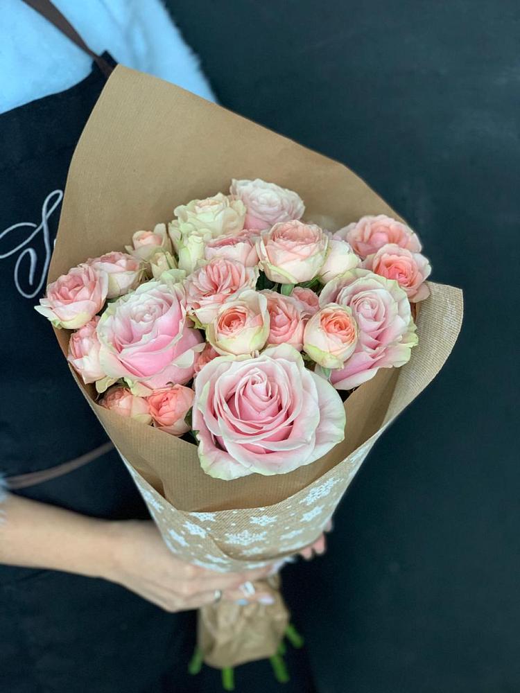 Букет цветов из: Хризантемы и Розы в Кокуй