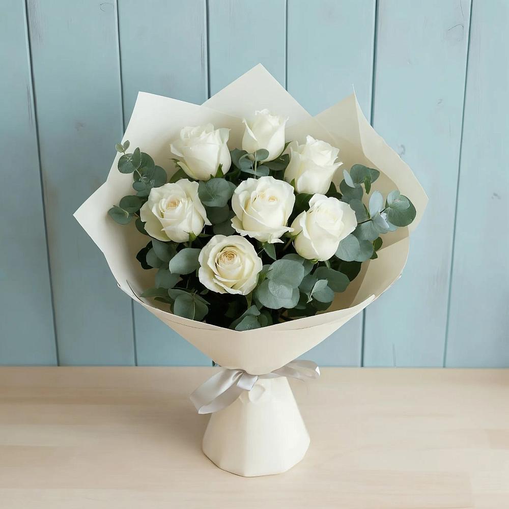 Букет Белые розы в Эвкалипте в Кокуй