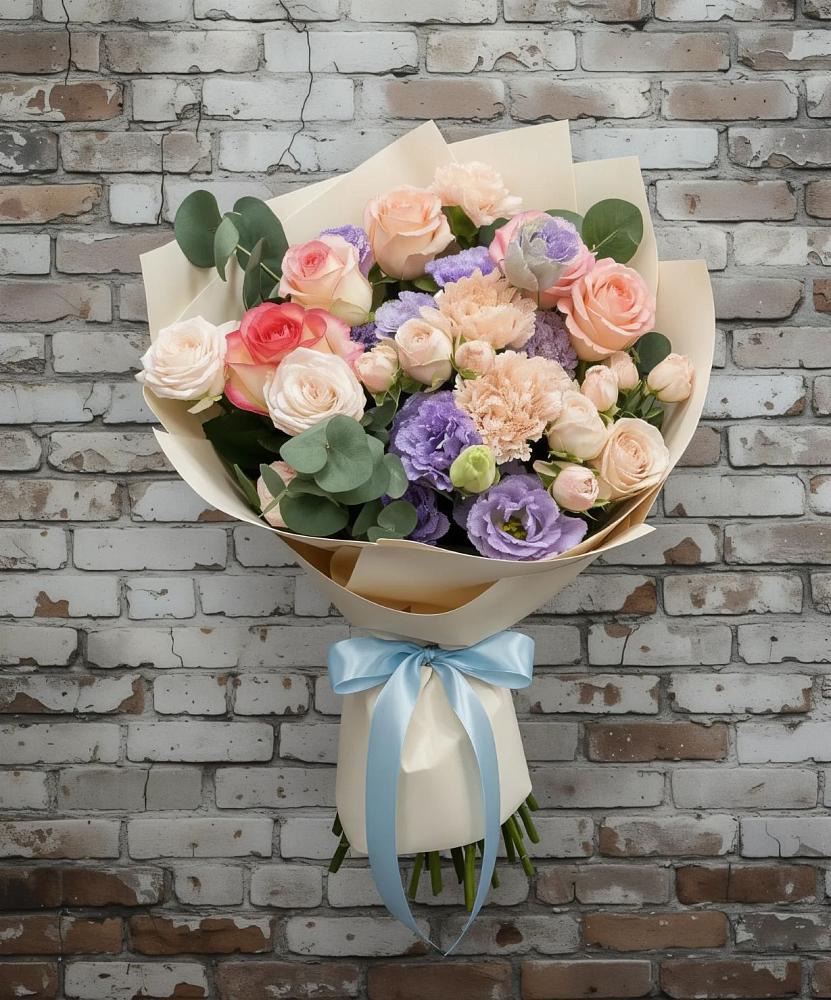 Букет цветов из: Розы, Лизиантусы и Гвоздики в Кокуй