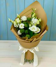 Букет цветов из:  Хризантемы и Лизиантусы в Кокуй