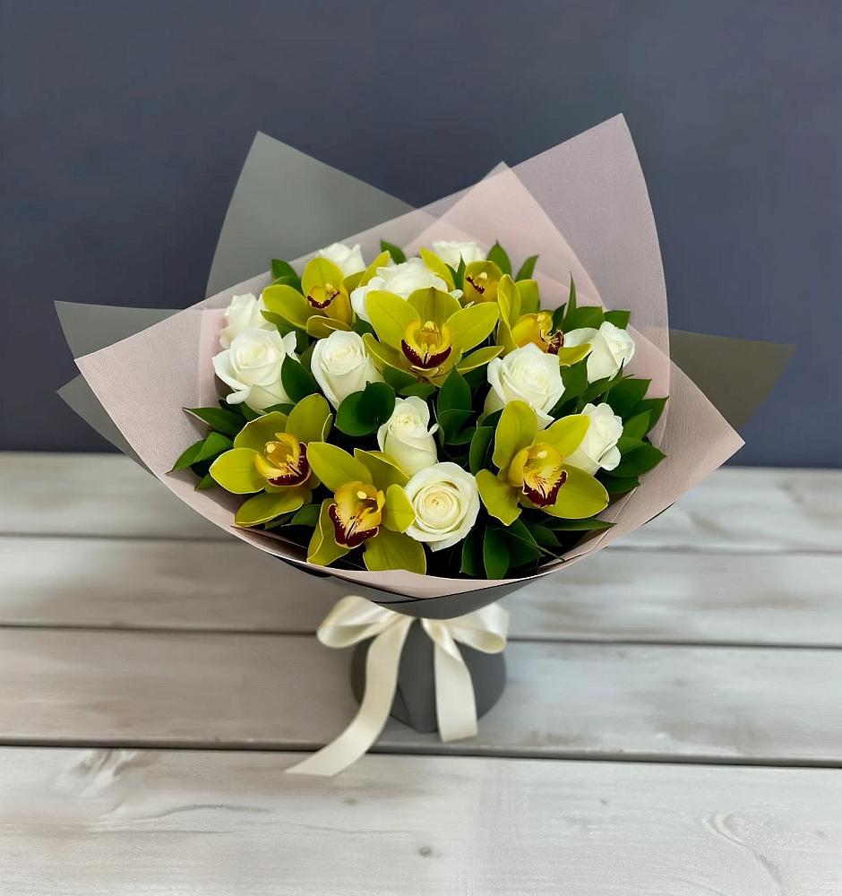 Букет цветов из: Орхидеи и Розы в Кокуй