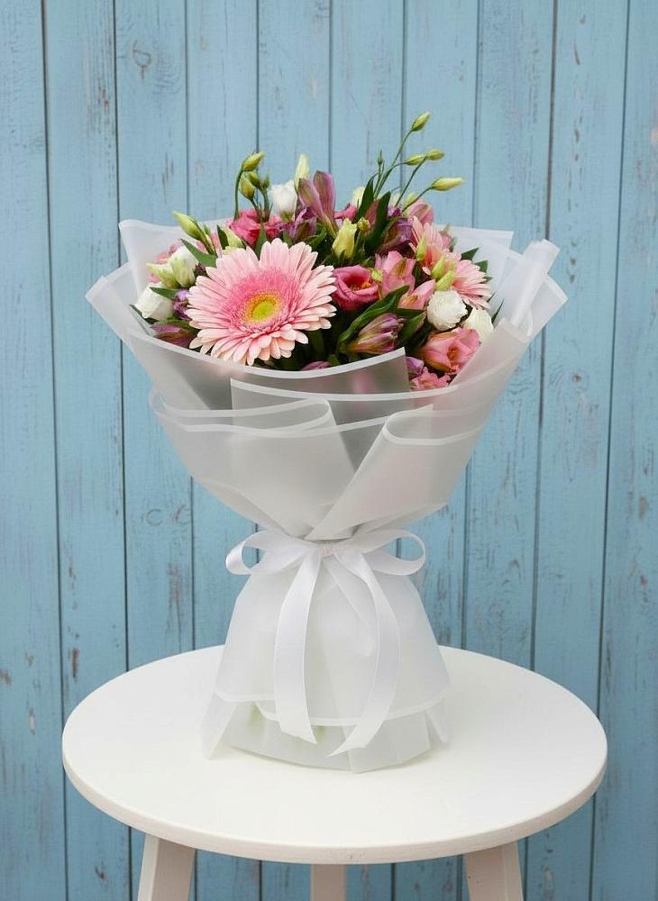 Букет цветов из: Герберы, Альстромерии и Лизиантусы в Кокуй